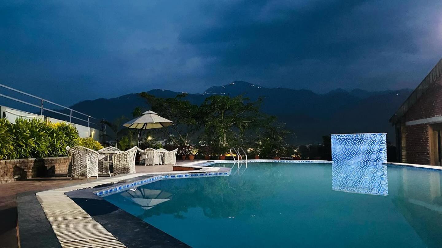 Hotel Natraj Rishīkesh Exteriör bild